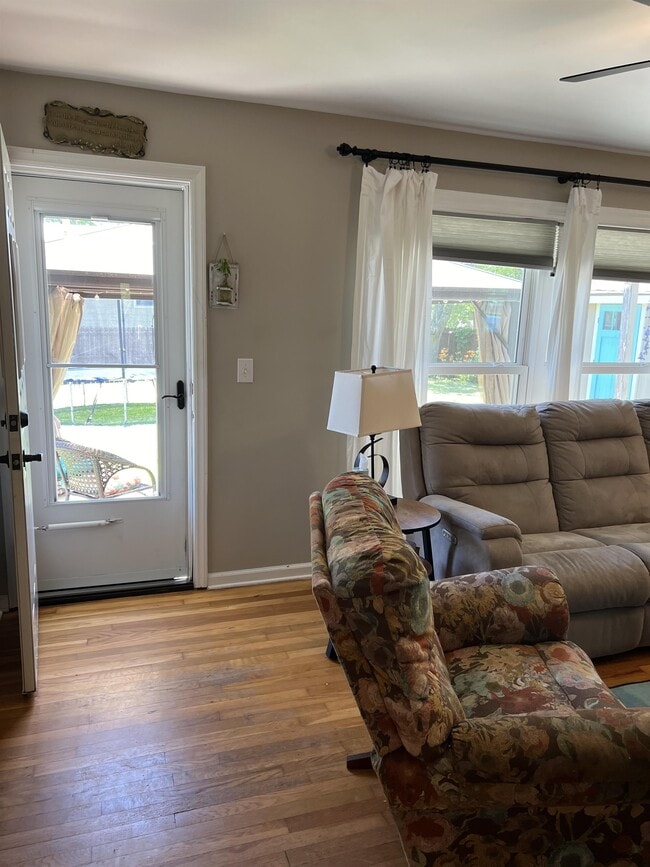 Building Photo - 601 E McKissock St