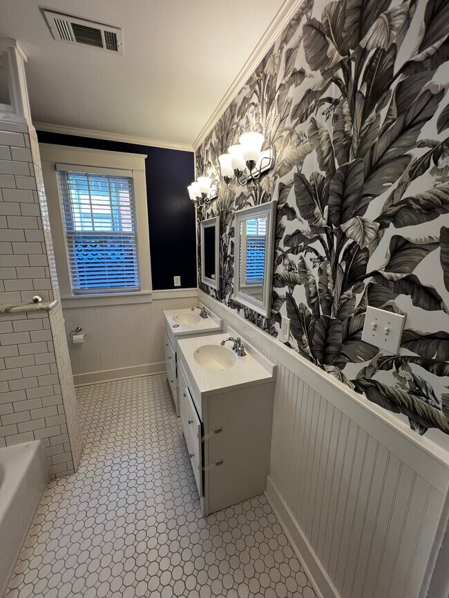 Building Photo - 2192 Nelson Ave