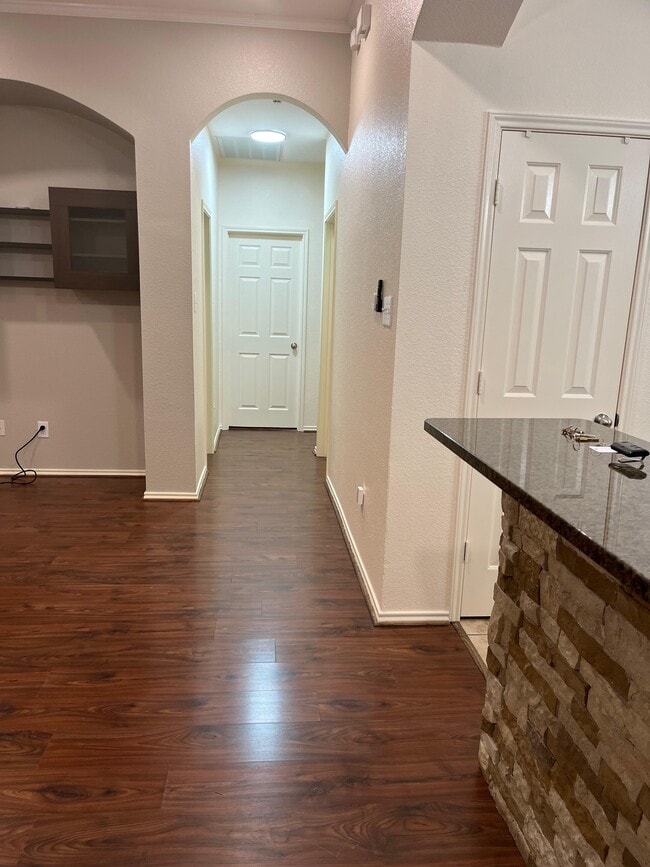 Building Photo - 615 Denali Dr