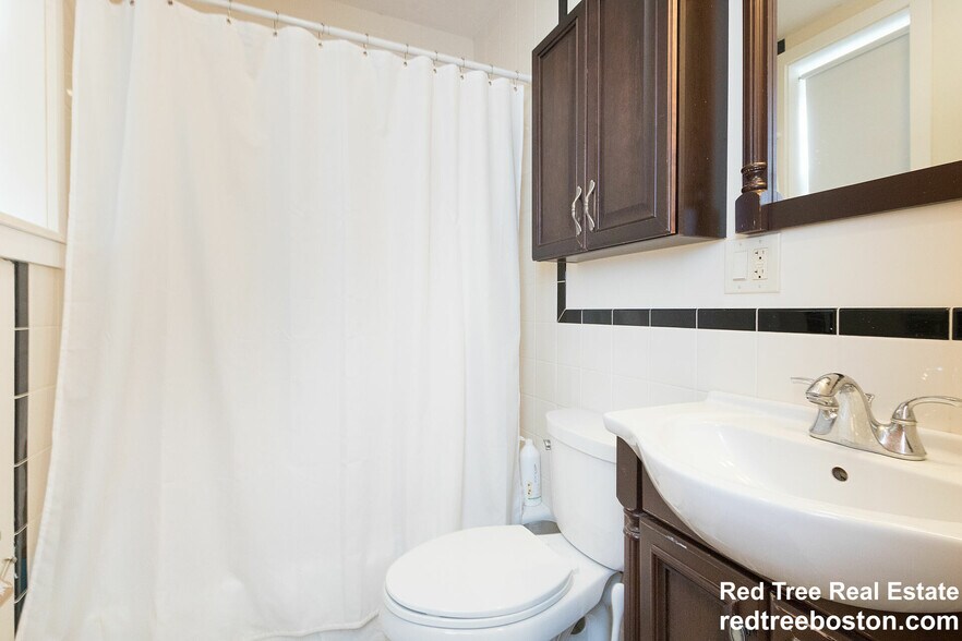 Building Photo - 89 Myrtle St