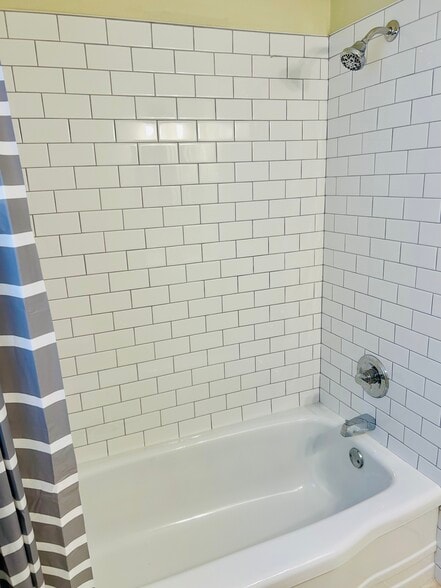 Bathroom 1 - 1218 Briarwood St