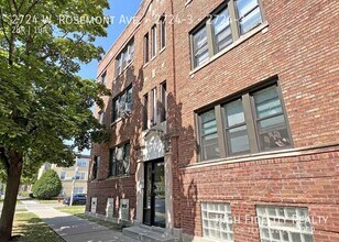 Building Photo - 2724 W Rosemont Ave