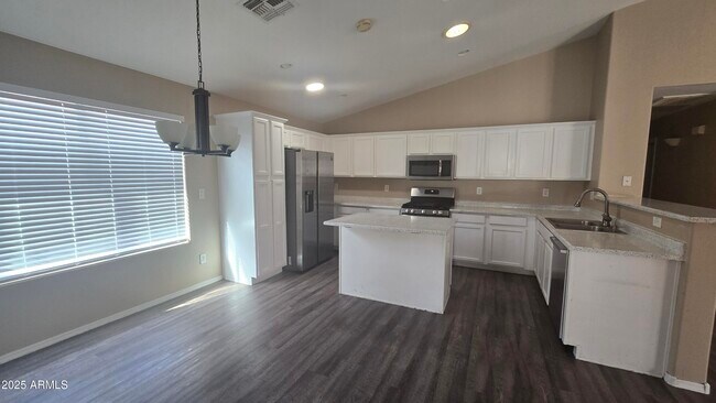 Building Photo - 355 W Holstein Trail