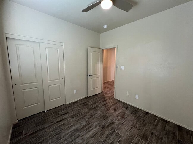 Building Photo - NICE 3 BEDROOM HOME!