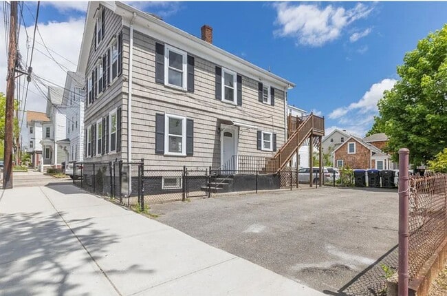 Building Photo - 205 Ives St