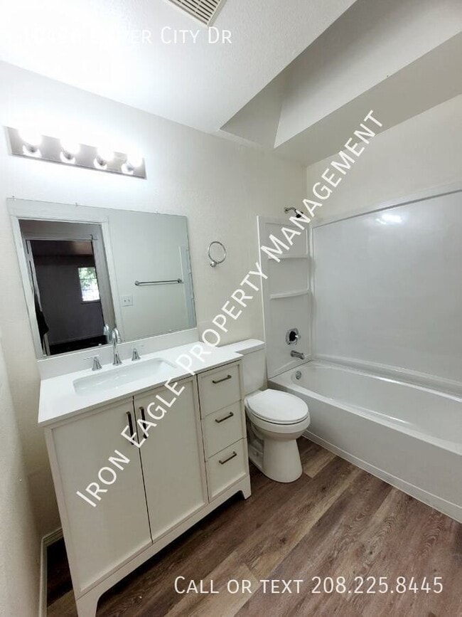 Building Photo - 10406 Silver City Dr