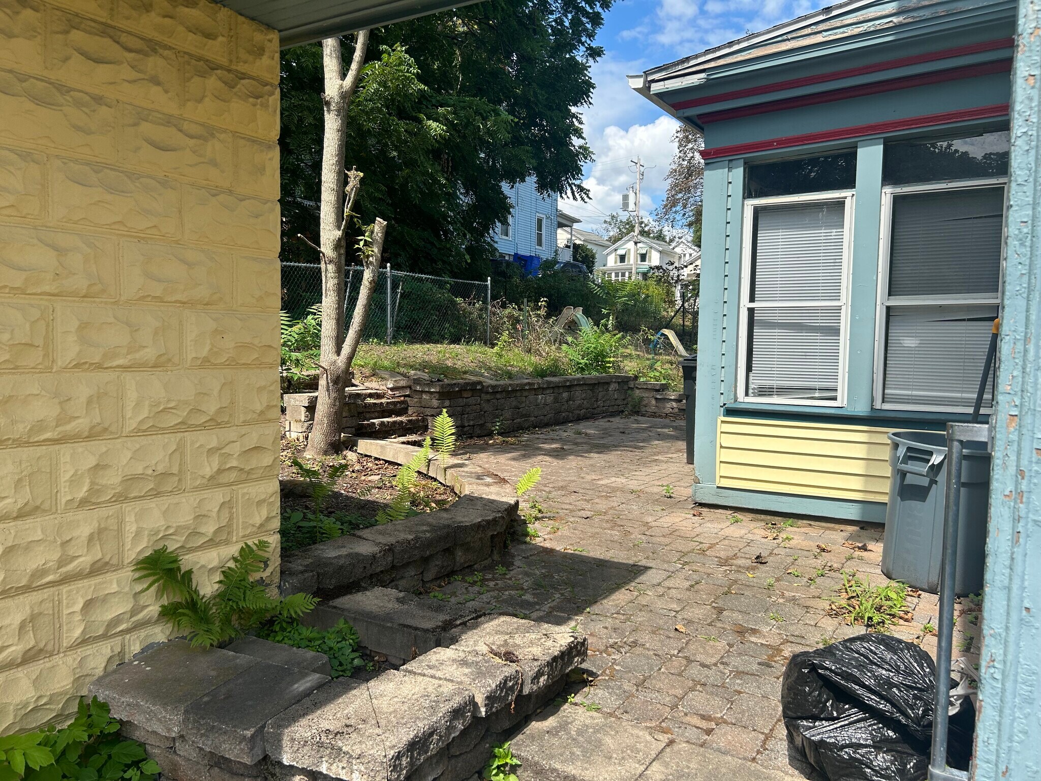 Back Patio - 229 N Lowell Ave