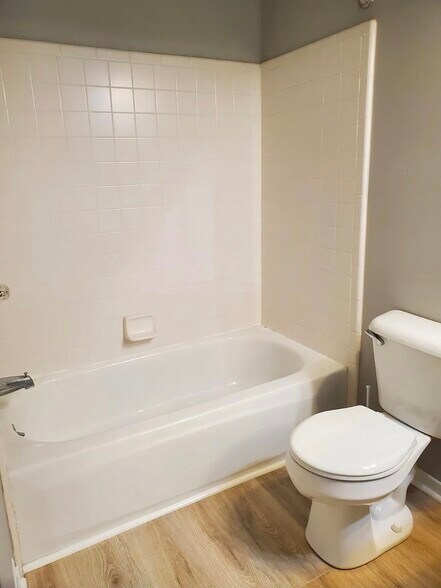 Building Photo - 44900 Bayview Dr