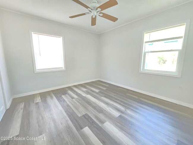 Building Photo - 484 Poinciana Dr