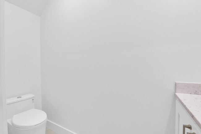 Building Photo - 8608 Vía Giula