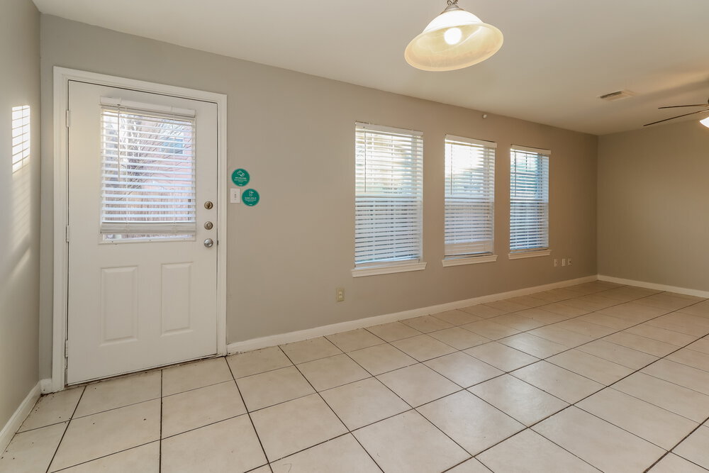 Building Photo - 4939 N Cancun Dr