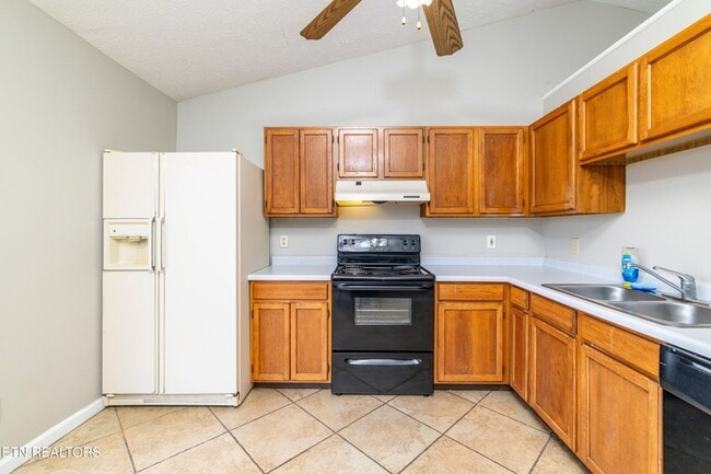 Building Photo - 4756 Brierley Dr