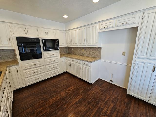 Building Photo - 3213 Saddlehead Dr