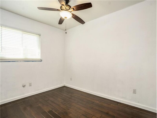 Building Photo - 746 Country Pl Dr