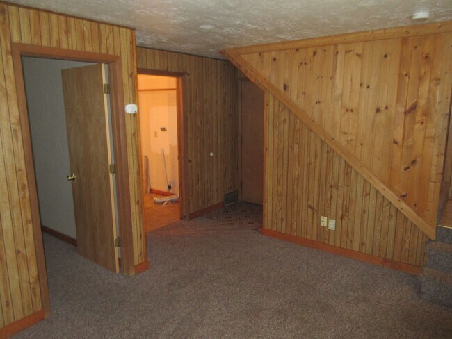 Building Photo - 313