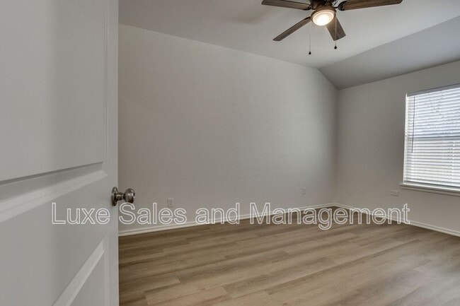 Building Photo - 11607 Mackenzie Wy