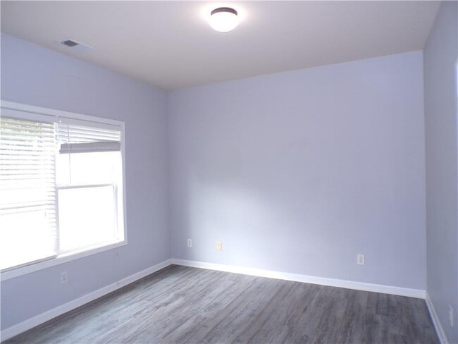 Building Photo - 53 Ferguson Dr