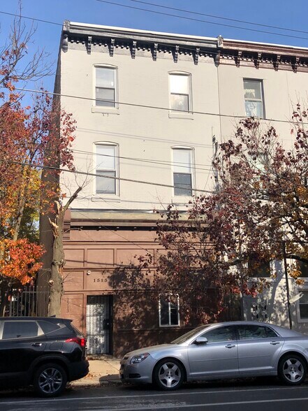 Front - 1513 Fairmount ave