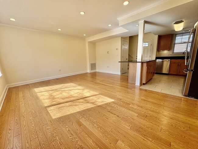 Building Photo - 585 VFW Parkway