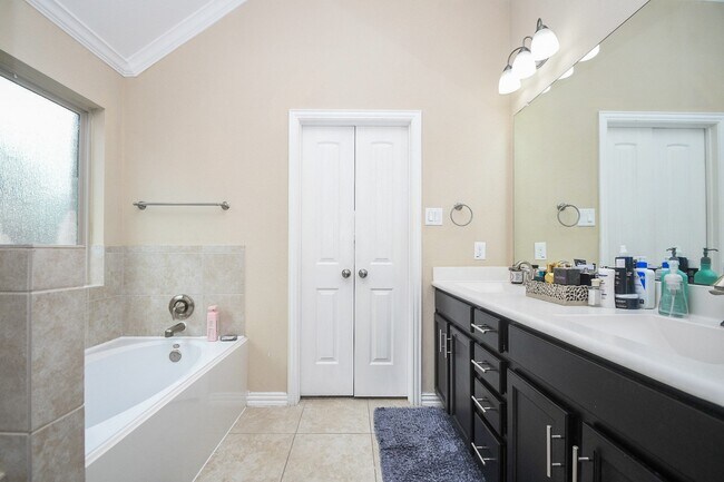 Building Photo - 20415 Kittredge Dr