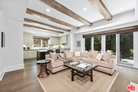 Building Photo - 823 S Bundy Dr