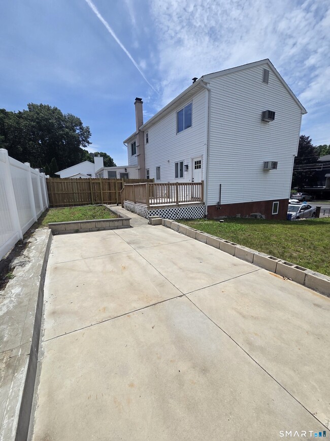 Building Photo - 1101 Highland Ave