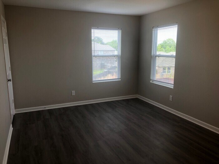 Building Photo - 28015 Chasebrook Dr