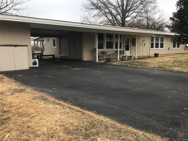 Building Photo - 360 Old Meramec Station Rd.