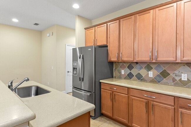 Building Photo - Savannah Park 3 bedroom townhouse