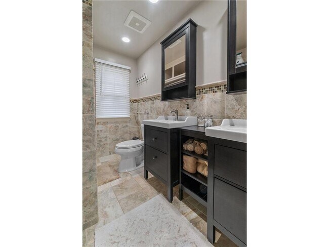 Building Photo - 5036 Richmond Dr