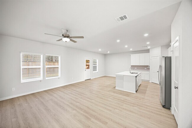 Building Photo - 7910 Alset Dr