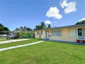 Primary Photo - 1050 NW 103rd St
