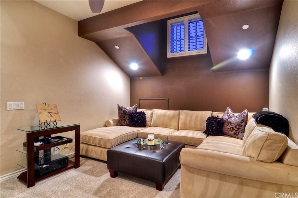 Family Room Upstairs - 325 Canal Wy