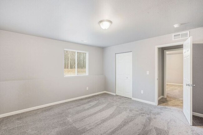 Building Photo - 4397 Soya Ave