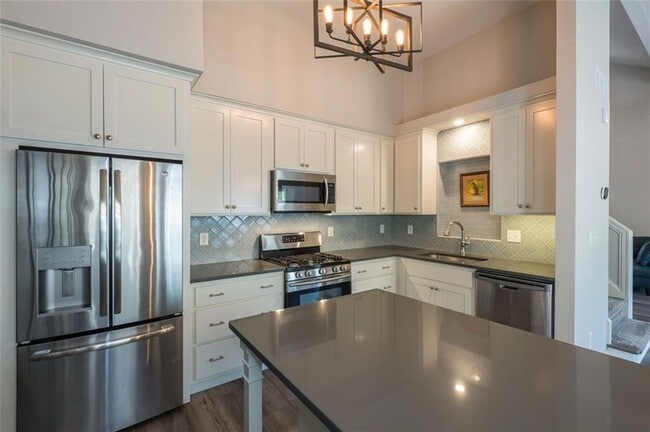 Building Photo - 898 Halston Ct