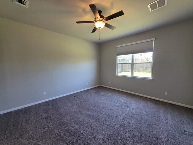 Building Photo - 10001 Kensley Rose Dr