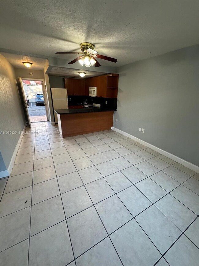 Building Photo - 652 NW 3rd St