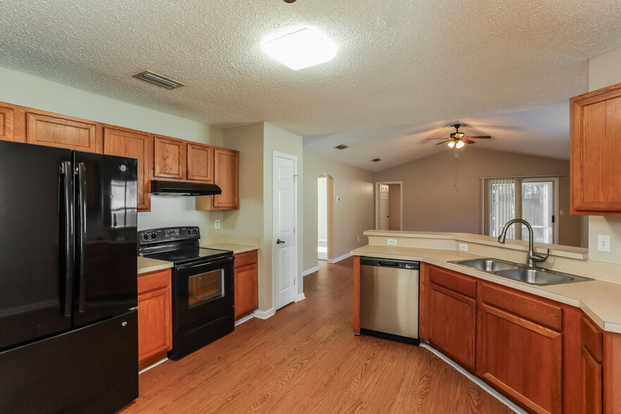 Building Photo - 3111 Wavering Ln