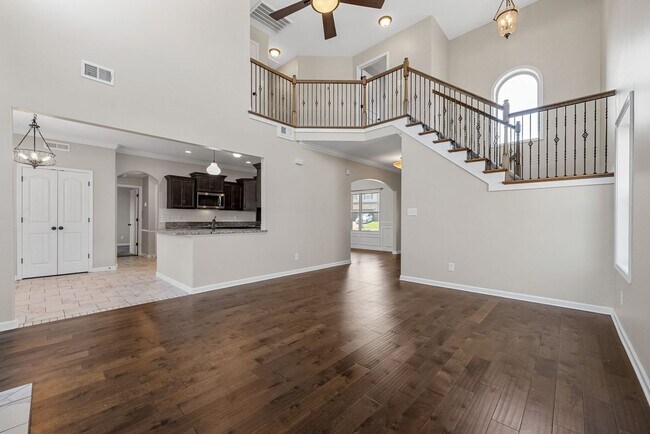Building Photo - Pet Friendly Four Bedroom!