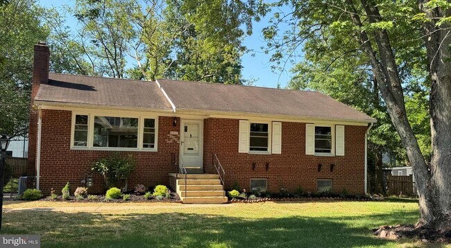 Building Photo - 6807 Dean Dr