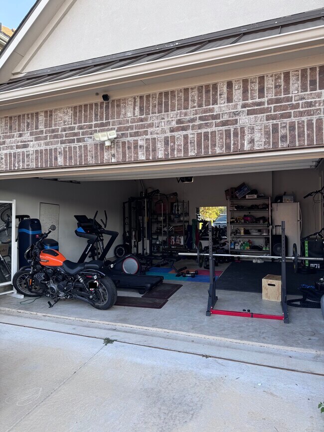 Building Photo - 513 Lambert Cv