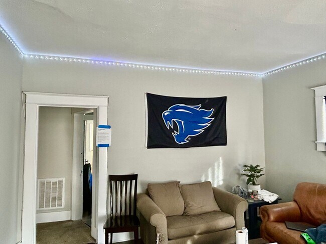 Building Photo - 5 Bedrooms for 2026-27 School Year