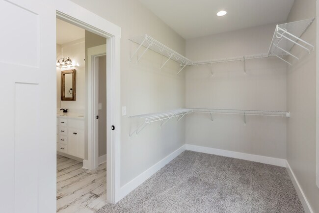 Building Photo - Beautiful 3-Bedroom Home in Deatsville, AL