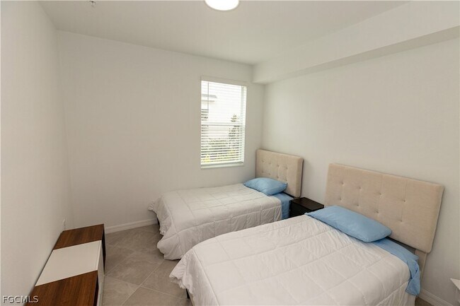 Building Photo - 16572 Kingwood Ln