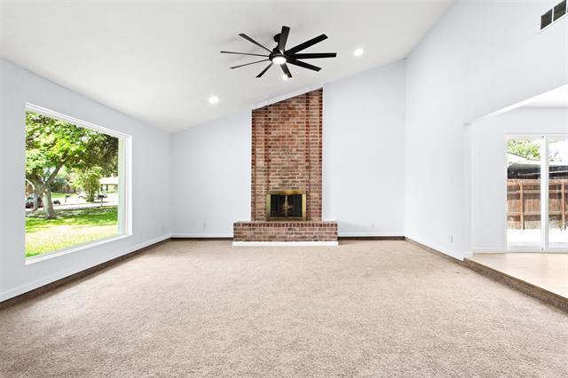 Building Photo - 2925 Brookcrest Dr