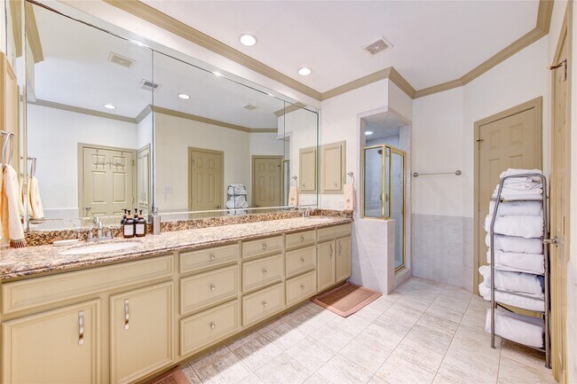 Building Photo - 6811 Staffordshire Blvd