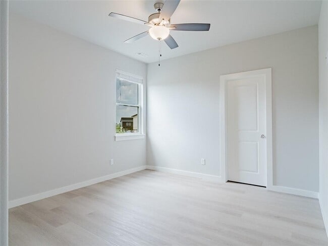 Building Photo - 1803 SW Casuarina Dr