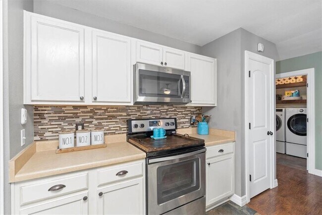 Building Photo - 208 Rock Hound Ln