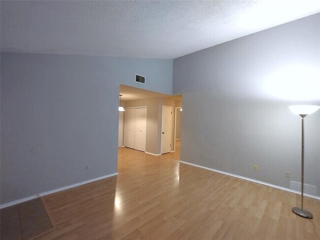 Building Photo - 12312 Dellrey Dr