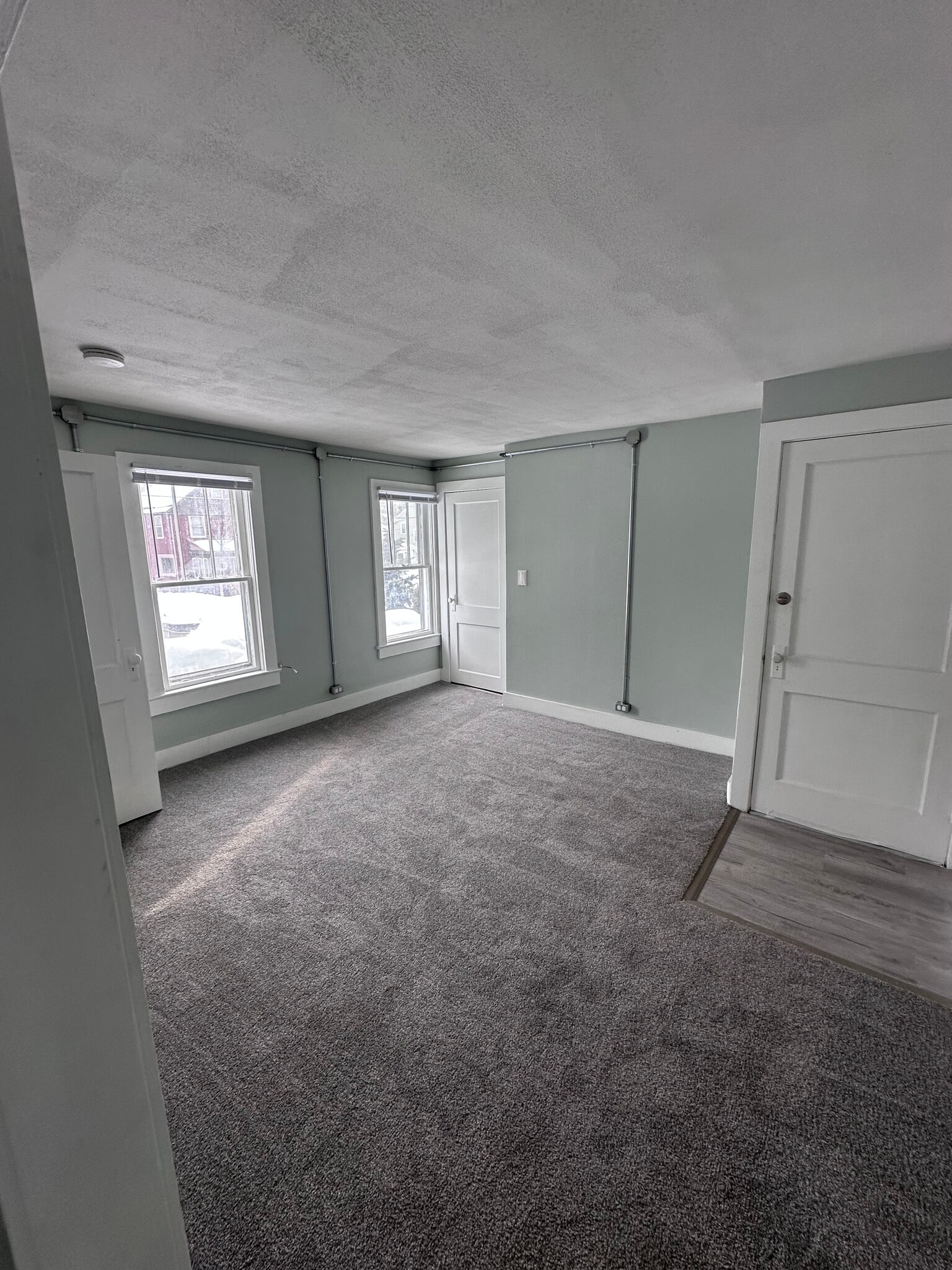 Building Photo - 358 S 6th St